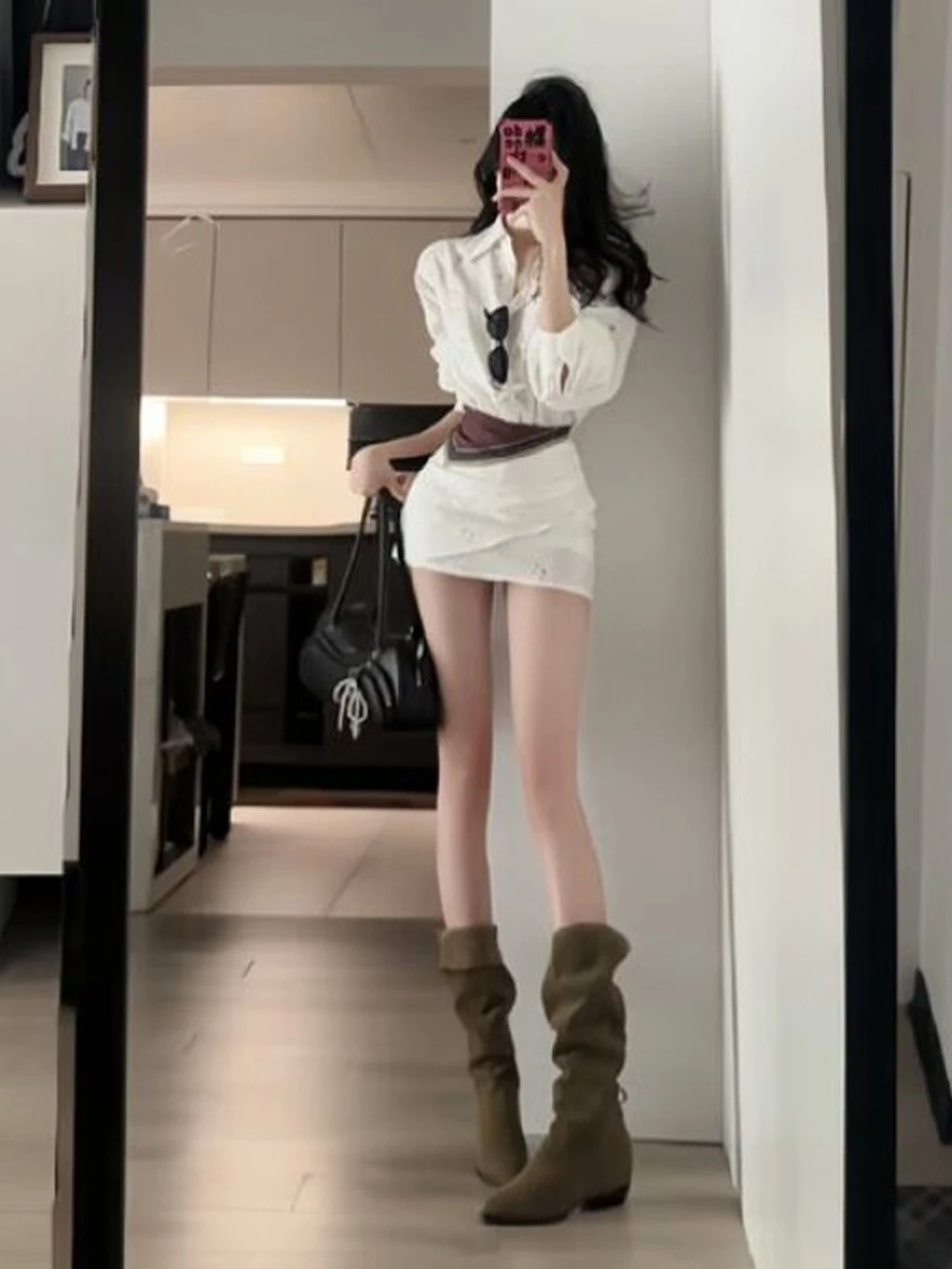 

Корейский стиль: приталенная рубашка, короткая юбка, платье для женщин. Весенняя мода, деловой стиль, для города, на свидание, повседневное, для путешествий, свадьбы, на годовщину...