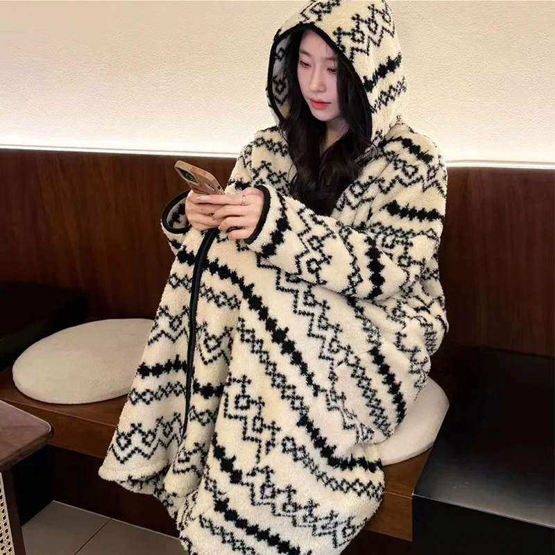 Women's Thickened Flannel Robe with Hood Long Sleeve Zip Up Plush Sleepwear Warm Winter Loungewear Anti-static