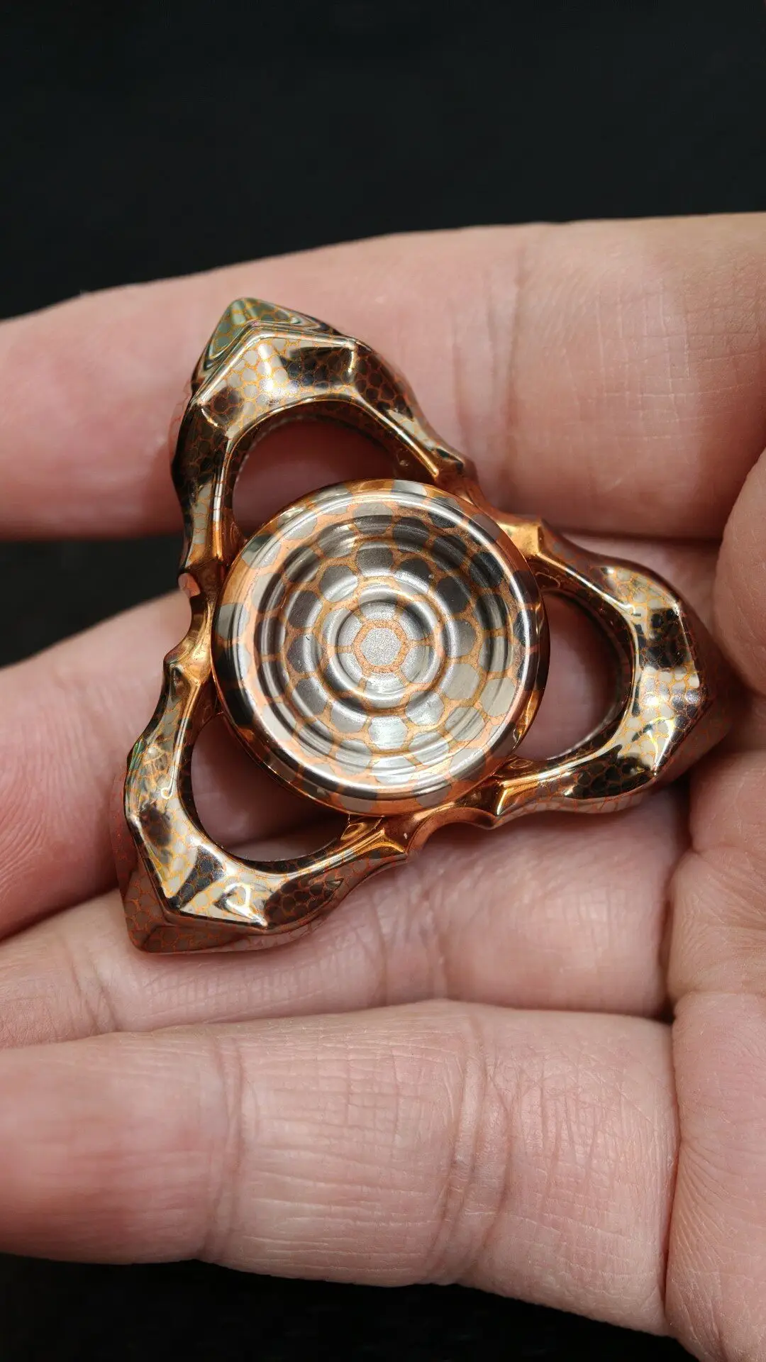 Used EDC LQ Superconducting Pickling Thorn Mini Three-page Gyro EDC Metal Decompression Toy