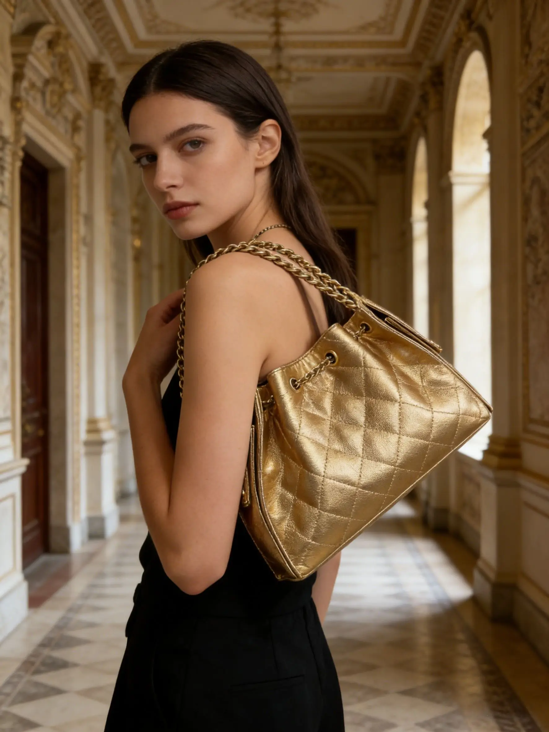 

Retro chain drawstring leather imported material shoulder crossbody bag luxury handbag
