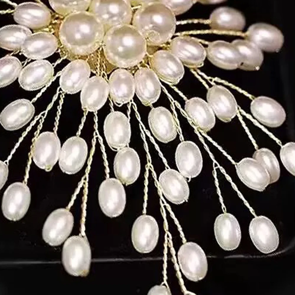 Elegant Pearl Flower Brooch Pin Badge For Women Girls Exquisite Chest Flower Pin Overcoat Sweater Accessory Jewelry Gifts