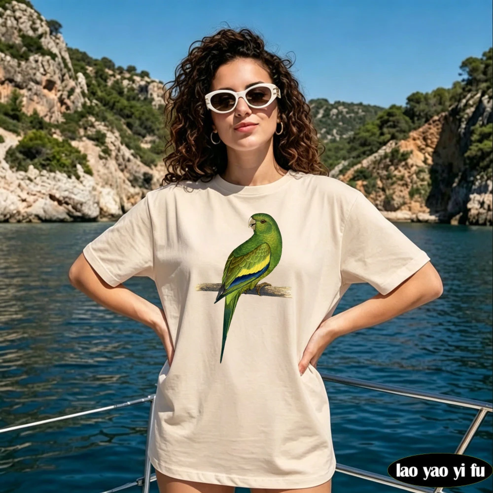 Vintage Green Parrot Bird Graphic T-Shirt Cottagecore Aesthetic Retro Ornithology Illustration Tropical Bird Print Women Shirt