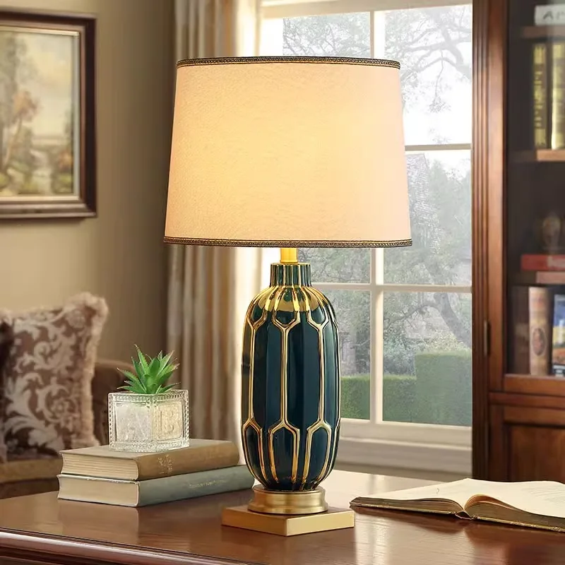 

Master bedroom bedside table American light luxury ceramic desk lamp, high-end warm atmosphere