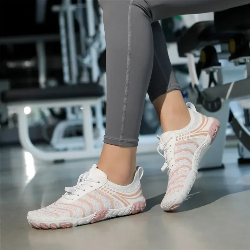 New Summer Stream Trekking Shoes Couple's Outdoor Water Shoes Quick-drying Shoes Suitable for The Beach Fitness Barefoot Shoes