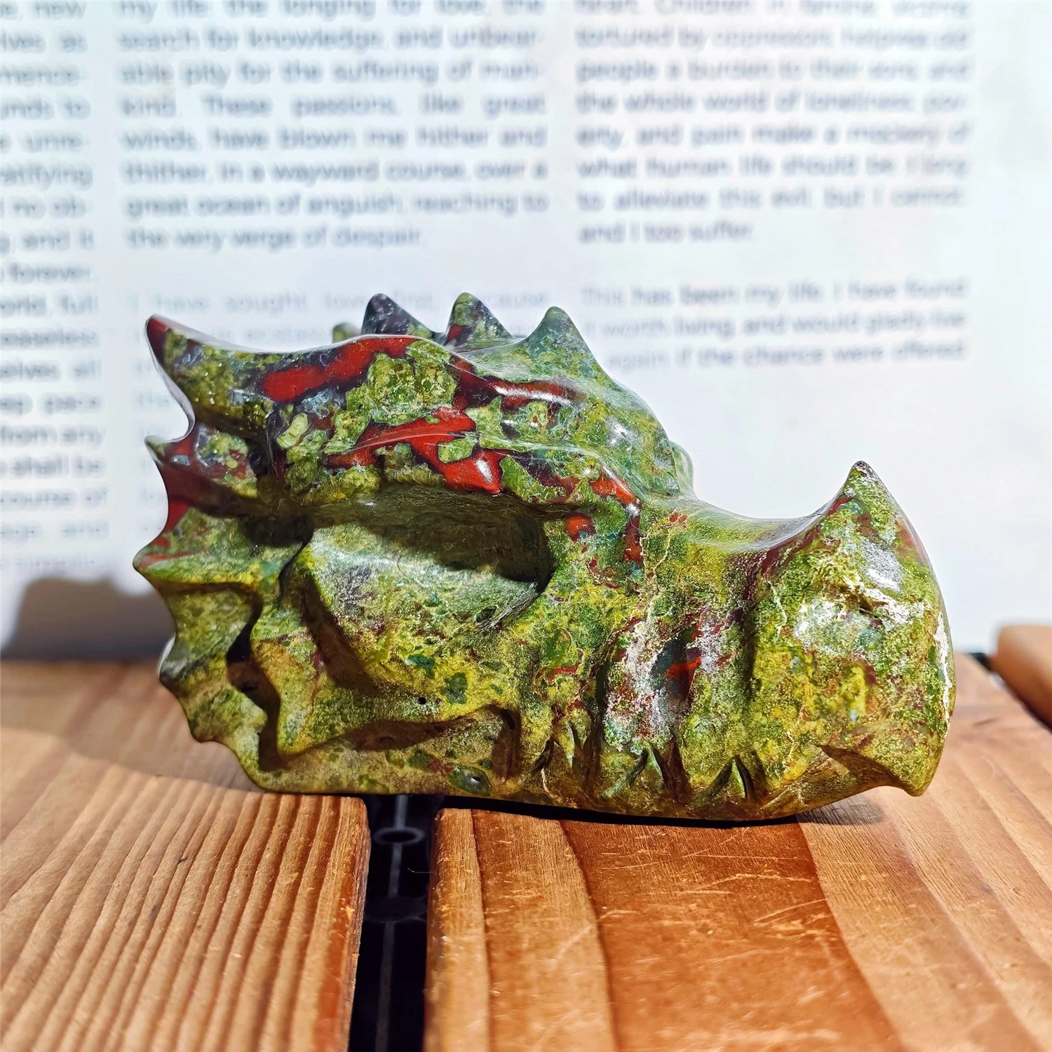 1pc Natural Dragon Blood Stone Dragon Skull, Quartz Crystal Skull, Crystal Animal, Mineral Specimen