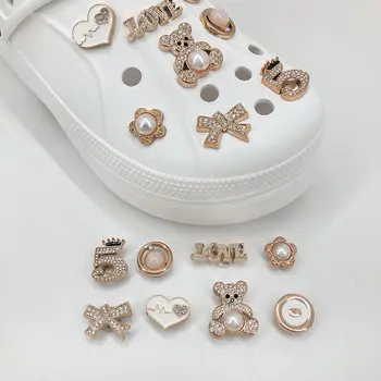 6 best sales Crocs gibits - №5