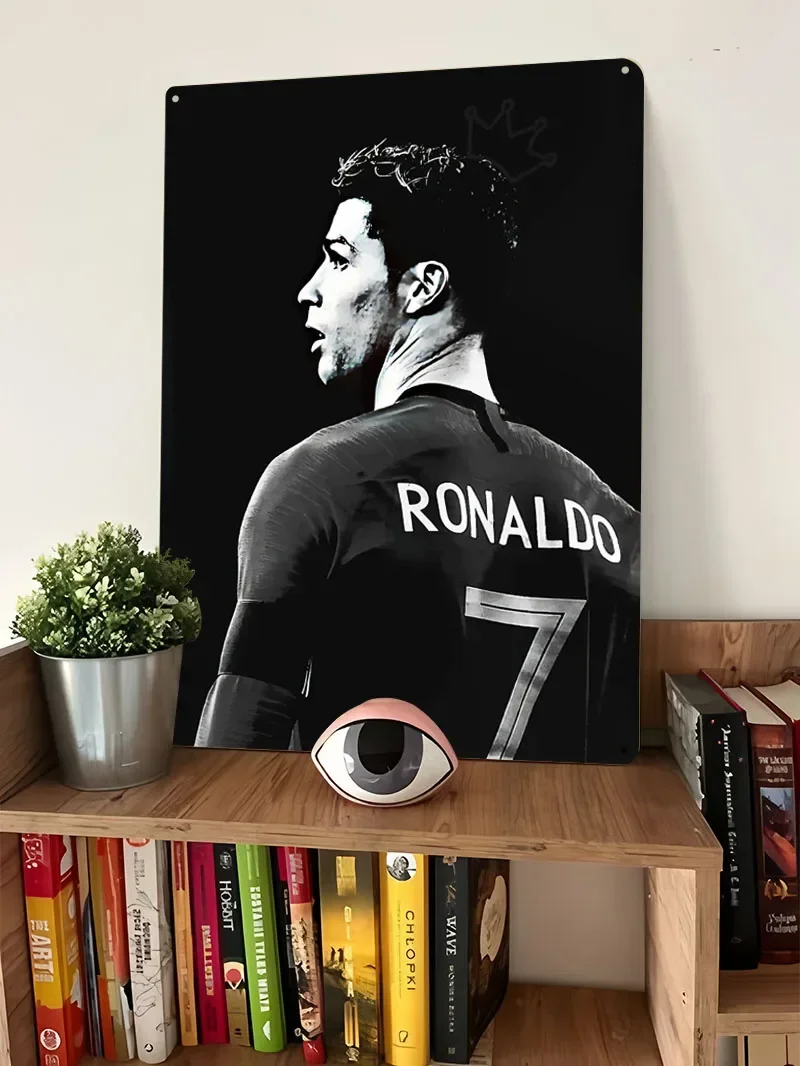 كريستيانو رونالدو لاعب كرة القدم ملصق معدني ملحقات بار القهوة علامات القصدير المعدنية المخصصة لتزيين جدران الفن الرجعية