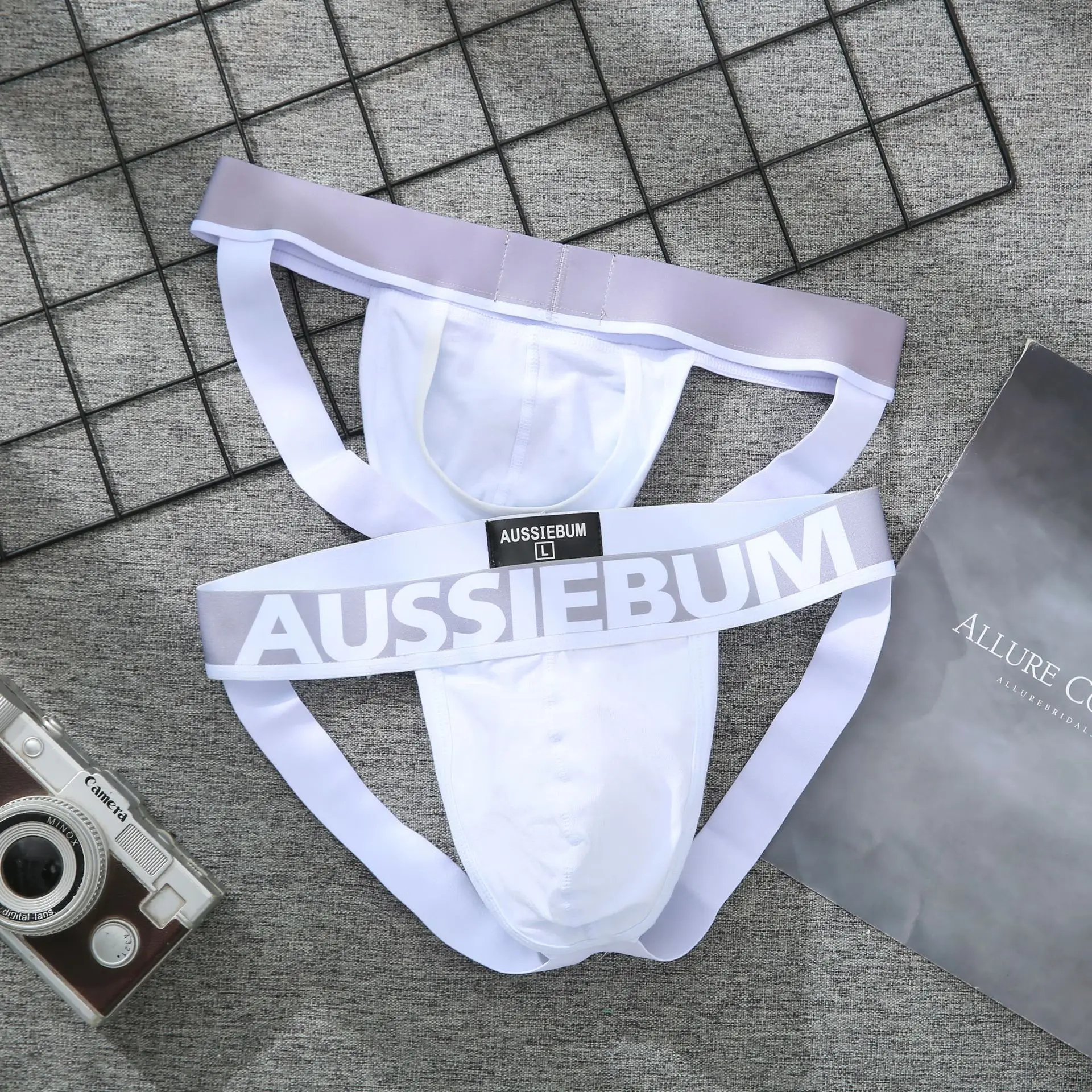 AUSSIEBUM new men\'s low waist double butyl underwear pure cotton sexy no trace lift hip U convex interest thong