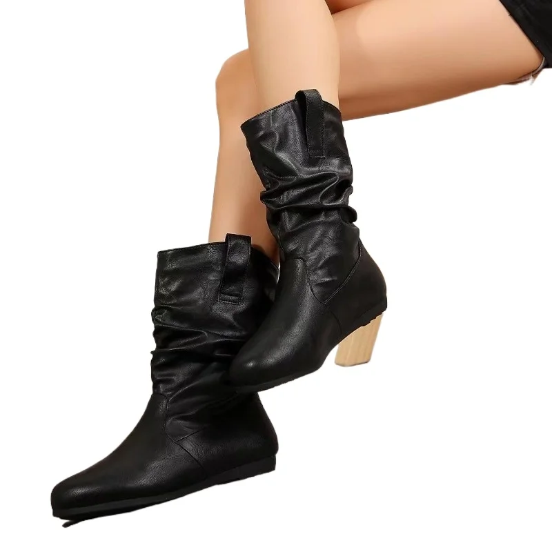 أحذية كاجوال جديدة للخريف والشتاء ذات قاع مسطح ومقدمة مستديرة للنساء أحذية نسائية عصرية دافئة وبسيطة ومريحة ومتعددة الاستخدامات