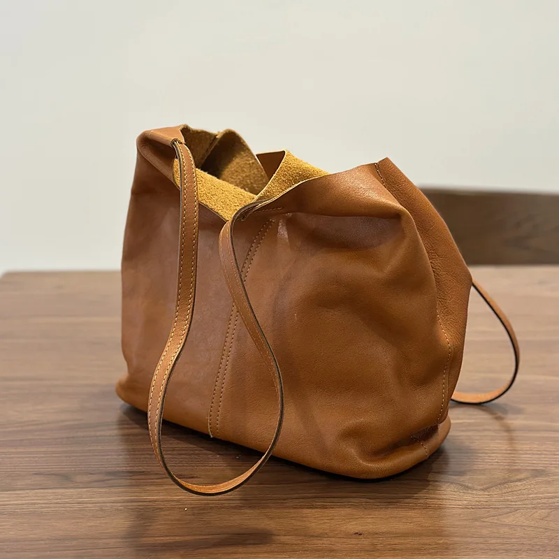 Handmade simple retro bag 2026 new commuter versatile shoulder bag large capacity leather portable tote bag