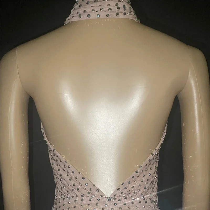 ชุดราตรีประดับเพชรเต็มตัว ชุดราตรียาวสีนู้ด ผู้หญิงวันเกิดตาข่ายเต้นรำชุดราตรีเซ็กซี่นักเต้นเครื่องแต่งกาย XS3071