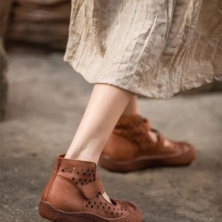 Sommerliche, atmungsaktive Stiefeletten aus echtem Leder, Sandalen für Damen, hohl geschnittene Schnürstiefeletten, handgefertigte flache Freizeitstiefel-Sandalen für Damen – Detail 11