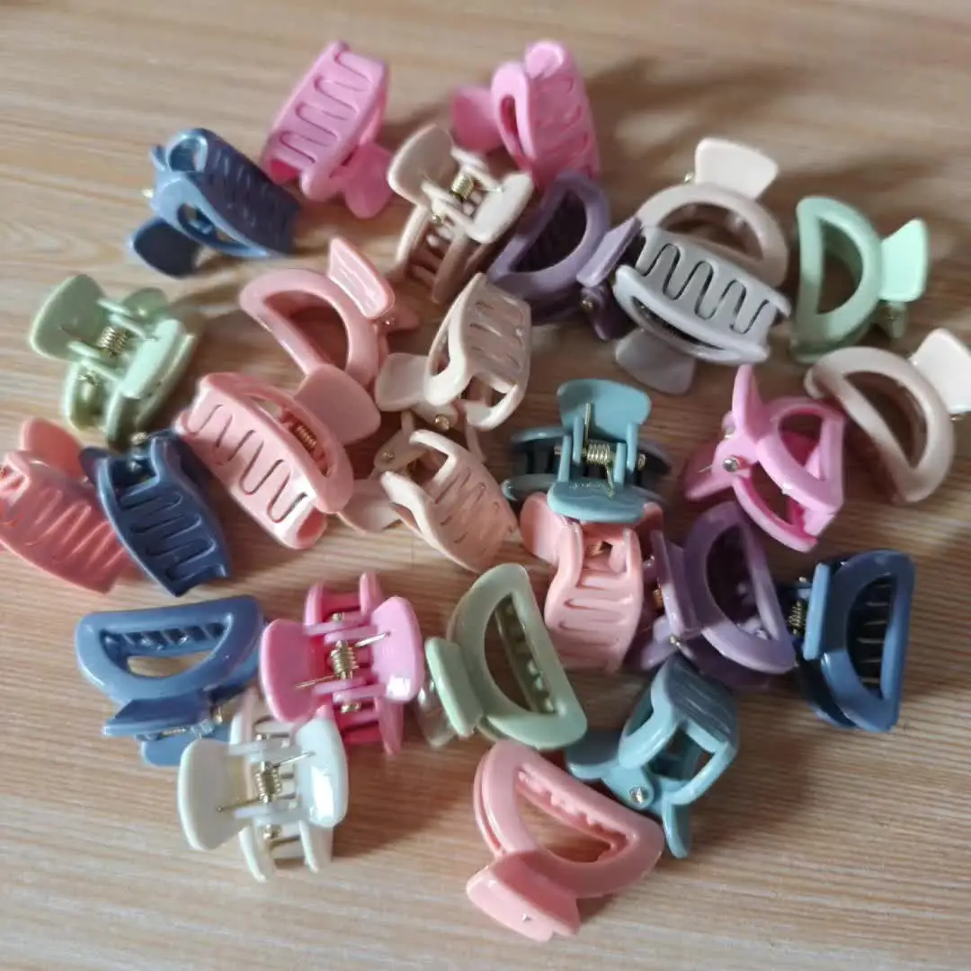 20 Pcs/bag Solid Color Matte Hollow Hair Claw Clip Candy Color Catch Barrettes Stylish Hair Accessories Suitable for Women
