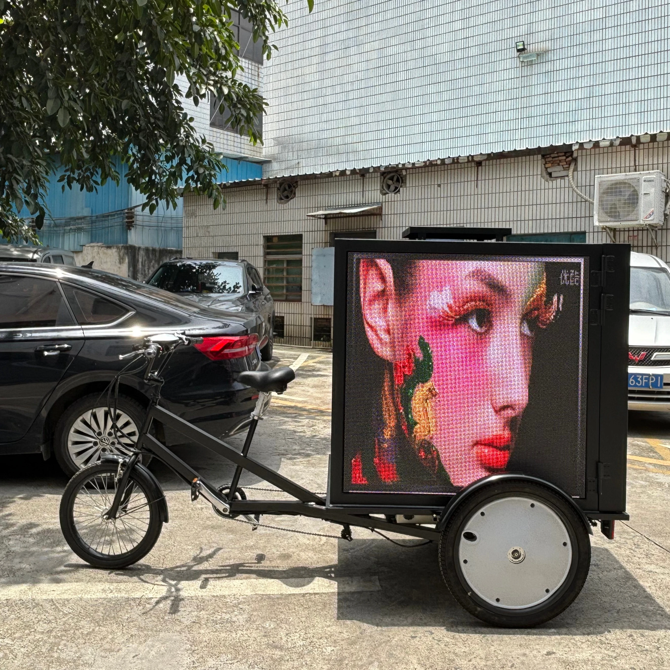 Outdoor Mobile LED Advertising Tricycle for Sale Mini LED Advertising Bike with Three Sides LED Screen