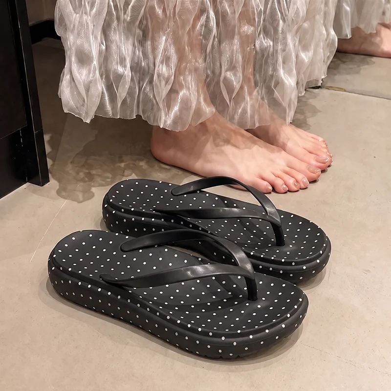 Sexy Leoparden-Clip-Toe-Sandalen für den Sommer, Damen-Strand-Sandalen mit dicker Sohle, gepunktete Plateau-Flip-Flops, leichte Damen-Slides für den Alltag. – Detail 7