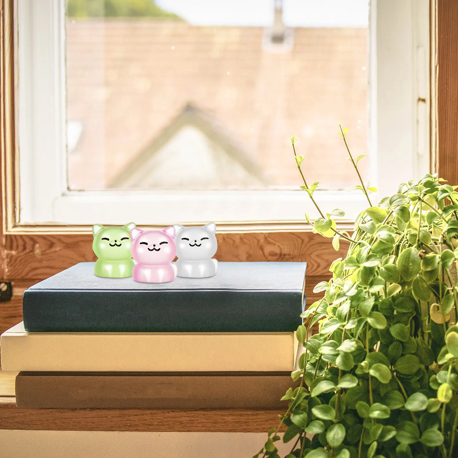 20Pcs Night Glow Orange Cat Resin Figures Cute Mini Cats for Micro Landscape Bonsai Miniature Decoration Mini Cats