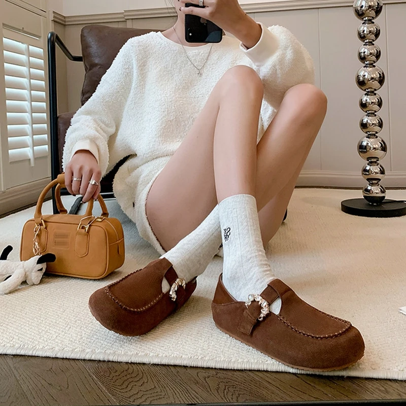 

Women's new genuine leather cow suede round toe with a raised rhinestone belt buckle inside the heel, retro casual single shoe