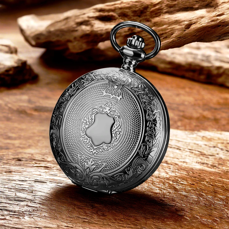 Pattern: Gold engraved shield pattern, quartz pocket watch with thickened chain, all golden color, very noble, but also suitable