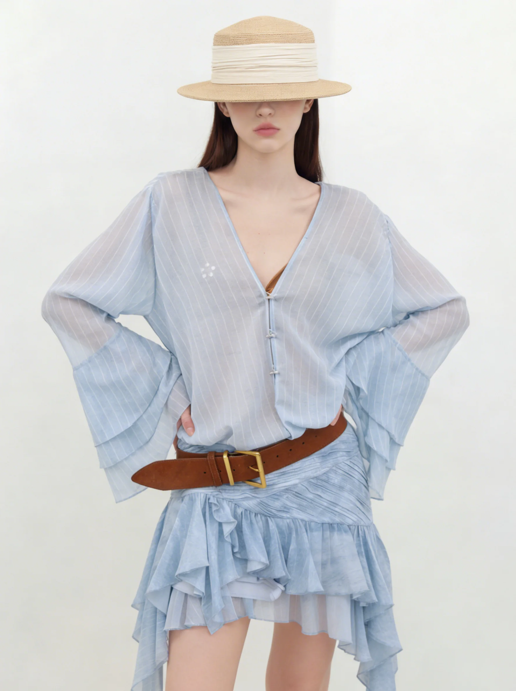 

Элегантная синяя женская блузка с V-образным вырезом и рукавами-воланами, новинка 2026 года, модная повседневная свободная модель с длинным рукавом на пуговицах, весна