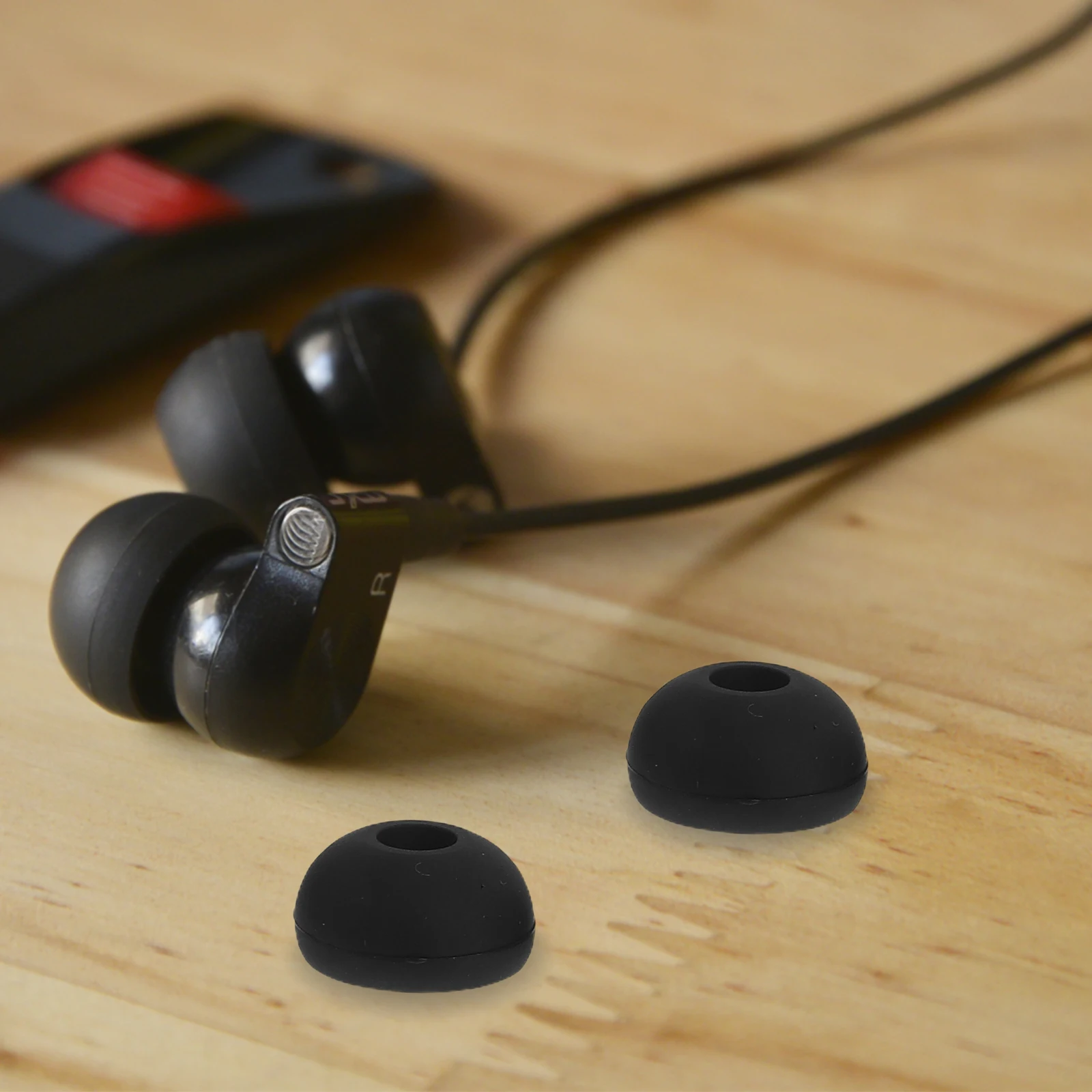 

32Pcs Replacement Earbud Tips Silicone Material Secure Fit High Noise Isolation Easy Clean for Daily Use Workout Travel Small