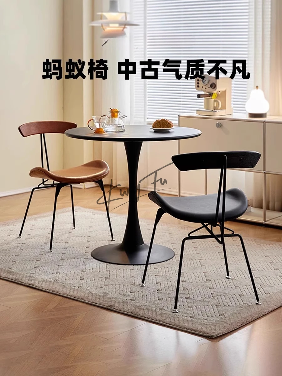 كرسي النمل المصمم الاسكندنافي لغرفة المعيشة المنزلية كرسي طعام جلدي