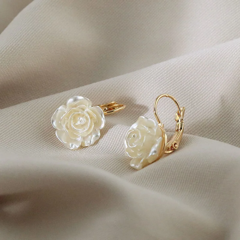 FTCY White Camellia Flower Dangle Earrings For Women French Elegant Summer Earring Sweet Woman\'s Party Jewelry Gift