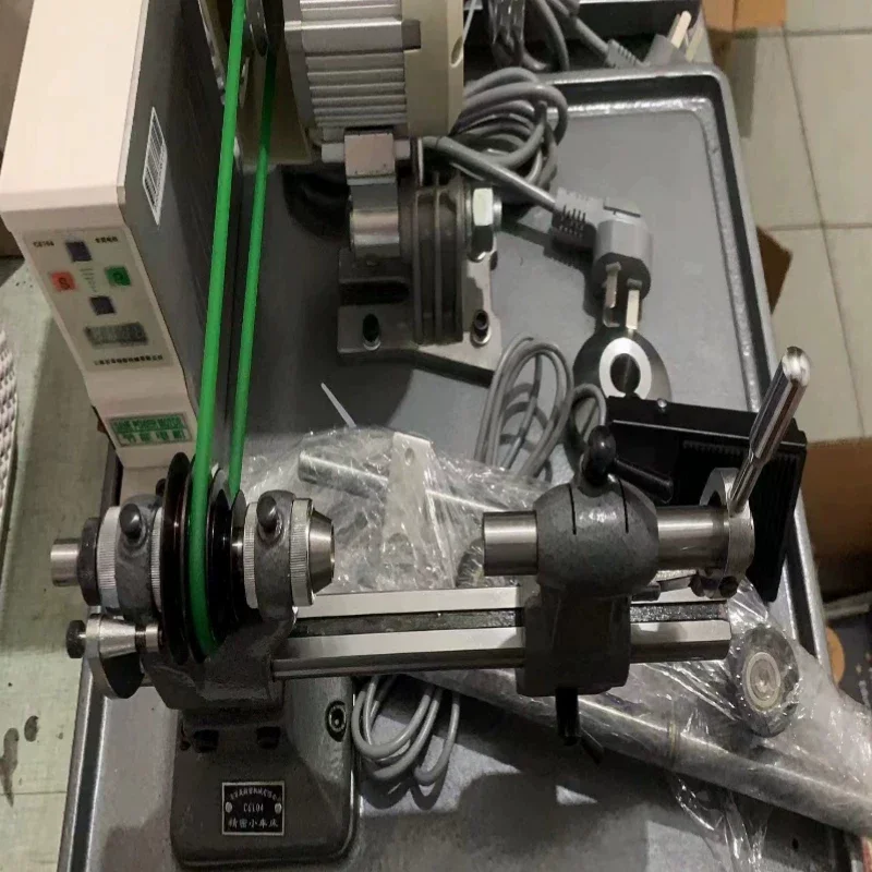 A complete set of high-precision lathes designed for model making, the C6104 desktop lathe is designed for watch maintenance