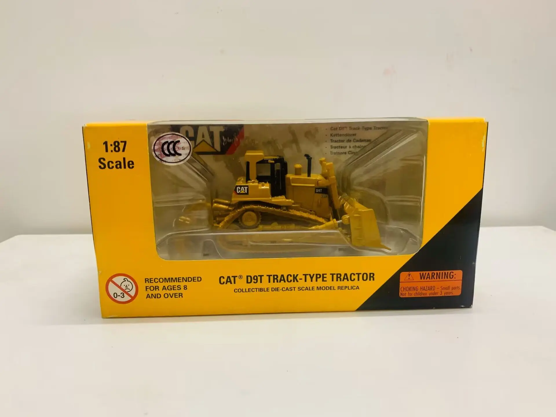 D9T Track-Type Tractor 1/87 Scale Die-Cast Model 55209