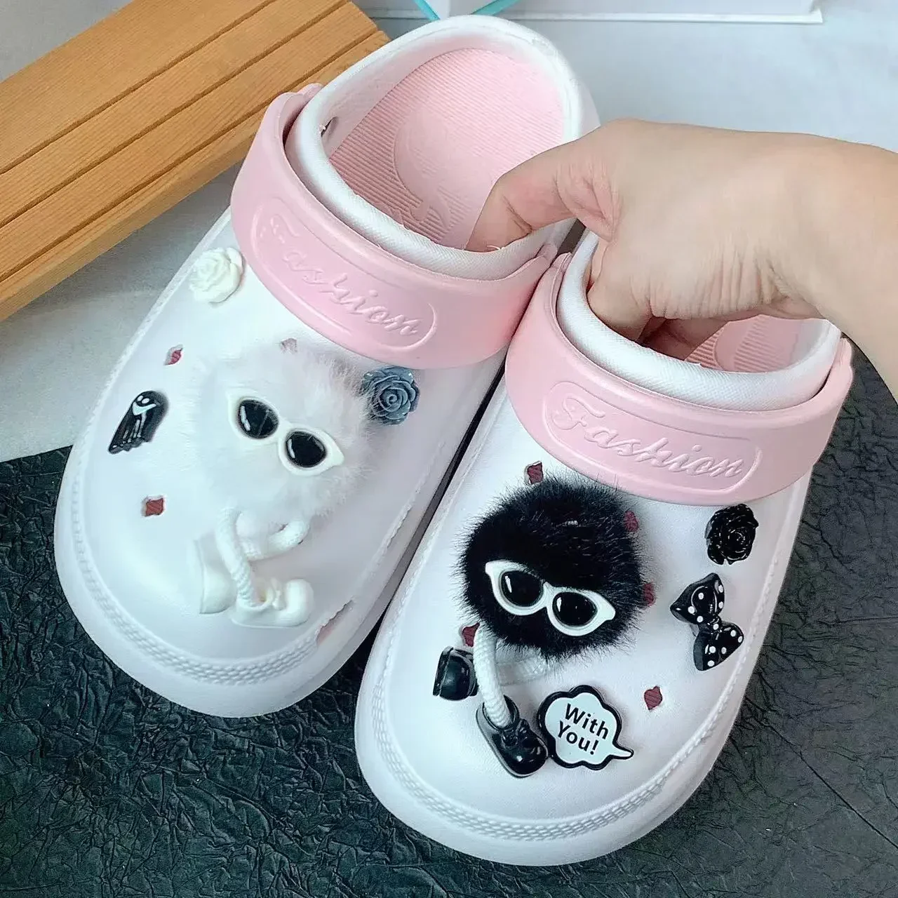 ตลกรองเท้า Charms สําหรับ Crocs ขายาวของเล่นตุ๊กตาชุดตกแต่ง DIY Clogs Pins เด็กผู้หญิงสวนรองเท้าแตะอุปกรณ์เสริมเด็กของขวัญ