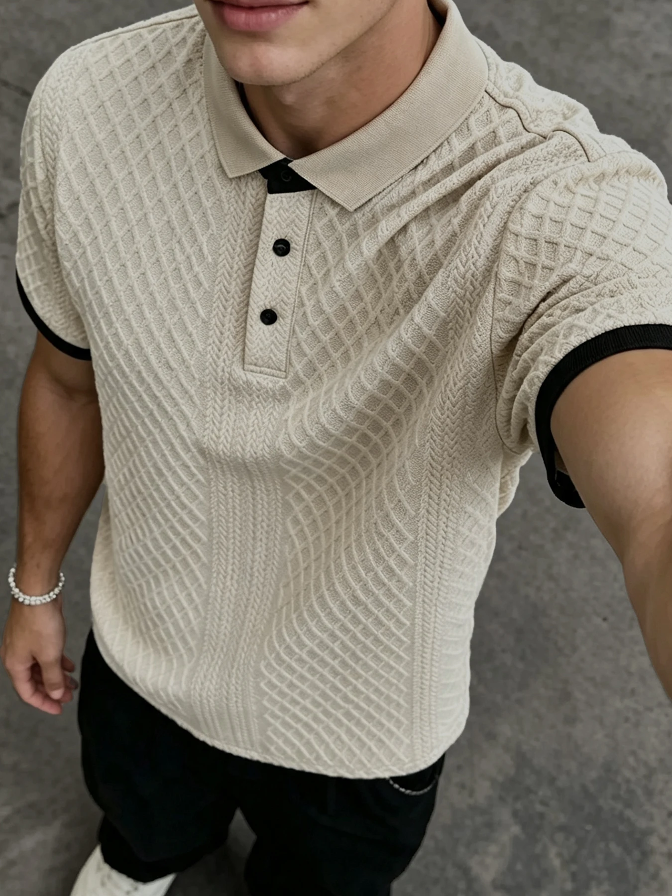 Men's Light Apricot Diamond Jacquard Short-Sleeve Polo Shirt with Contrasting Black Cuff and Turn-Down Collar, Men's Casual Loose-Fit Polo T-Shirt in a Mature Style