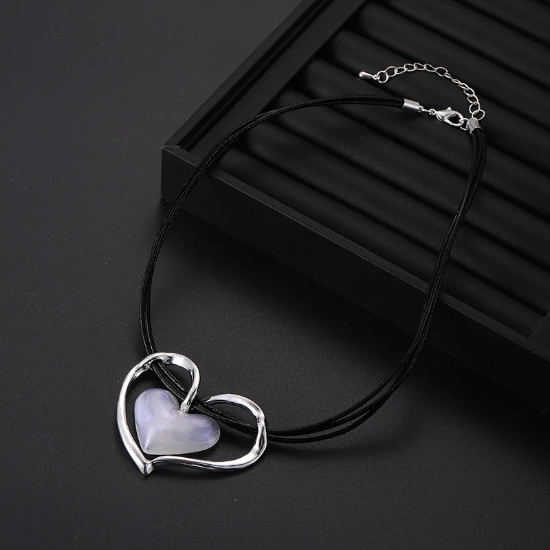 

Новый кулон в форме сердца для женщин, металлический, простой, модный, оптовая продажа, универсальная цепочка на ключицу