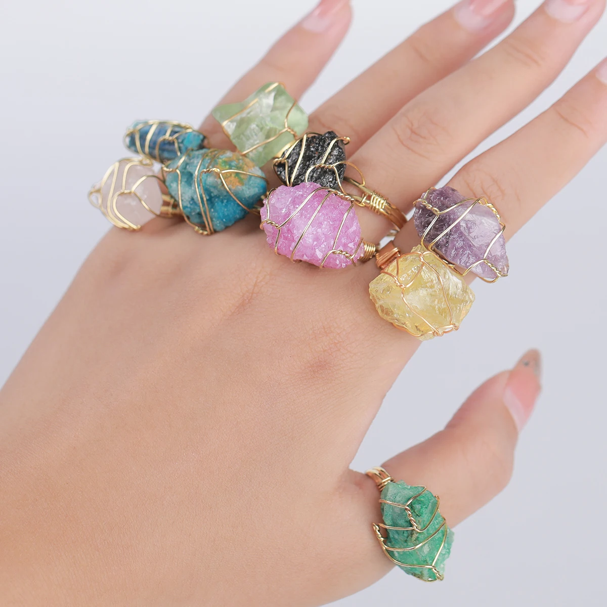 JD حجر الكريستال الخام الطبيعي ملفوفة الأسلاك النحاسية خواتم الرجال النساء البوهيمي الطاقة شفاء الحجر الخام حلقة صديق هدايا الحفلات