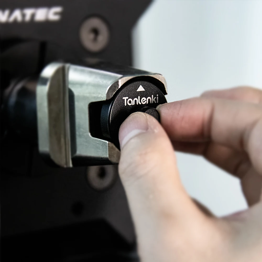 Tanlenki Tiny Emulator for Fanatec Wheelbase aluminum CNC anodized Activate your base and power feedback.