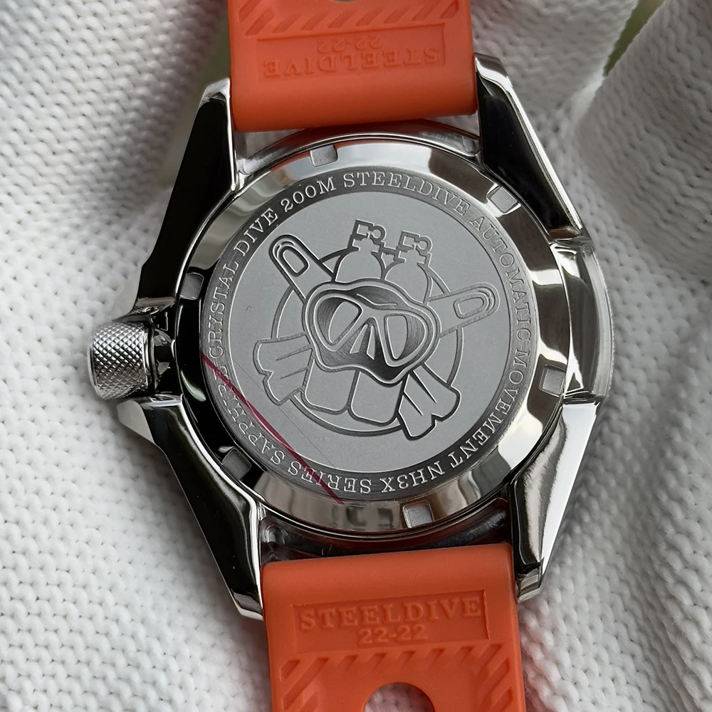 STEELDIVE Men Diver Watch Automatic Mechanical Wristwatch 20Bar BGW-9 Luminous Sapphire NH35 Sport 120 Clicks Ceramic Bezel