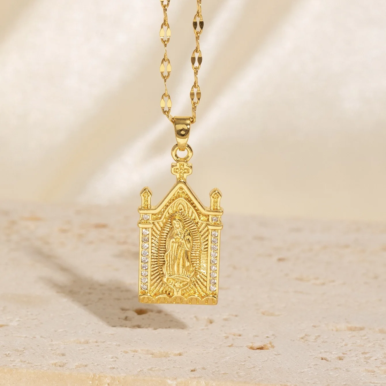 Virgin Mary Pendant Necklace Copper Real Gold Plated Micro Inlaid Zircon Lucky Blessing Religious Jewelry Unique Niche Design