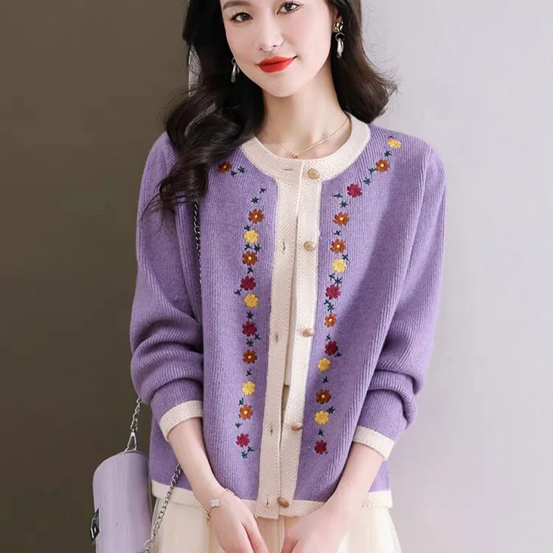 Autumn Winter Vintage Flower Embroider O-neck Sweaters Women Clothing Fashion Commute Short Style Knitted Cardigan