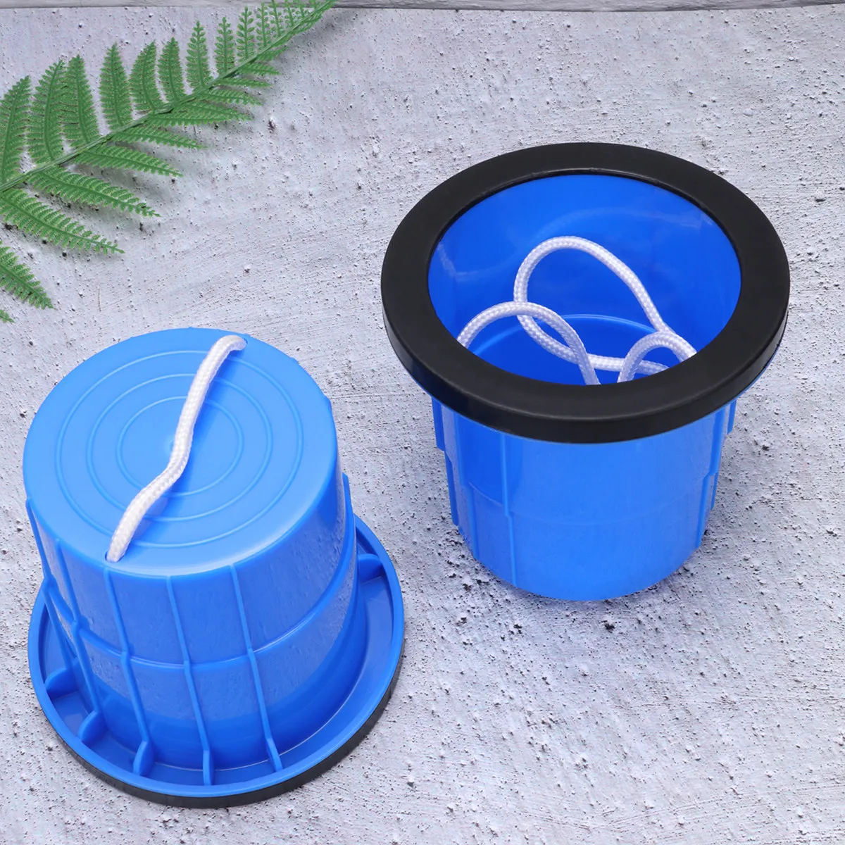Kids Outdoor Equipment - ไม้เท้ากันลื่นสำหรับเด็ก 2 ชิ้น ทำจากพลาสติกแข็งแรง ทนทาน อุปกรณ์ฝึกการทรงตัวสำหรับออกกำลังกายกลางแจ้ง