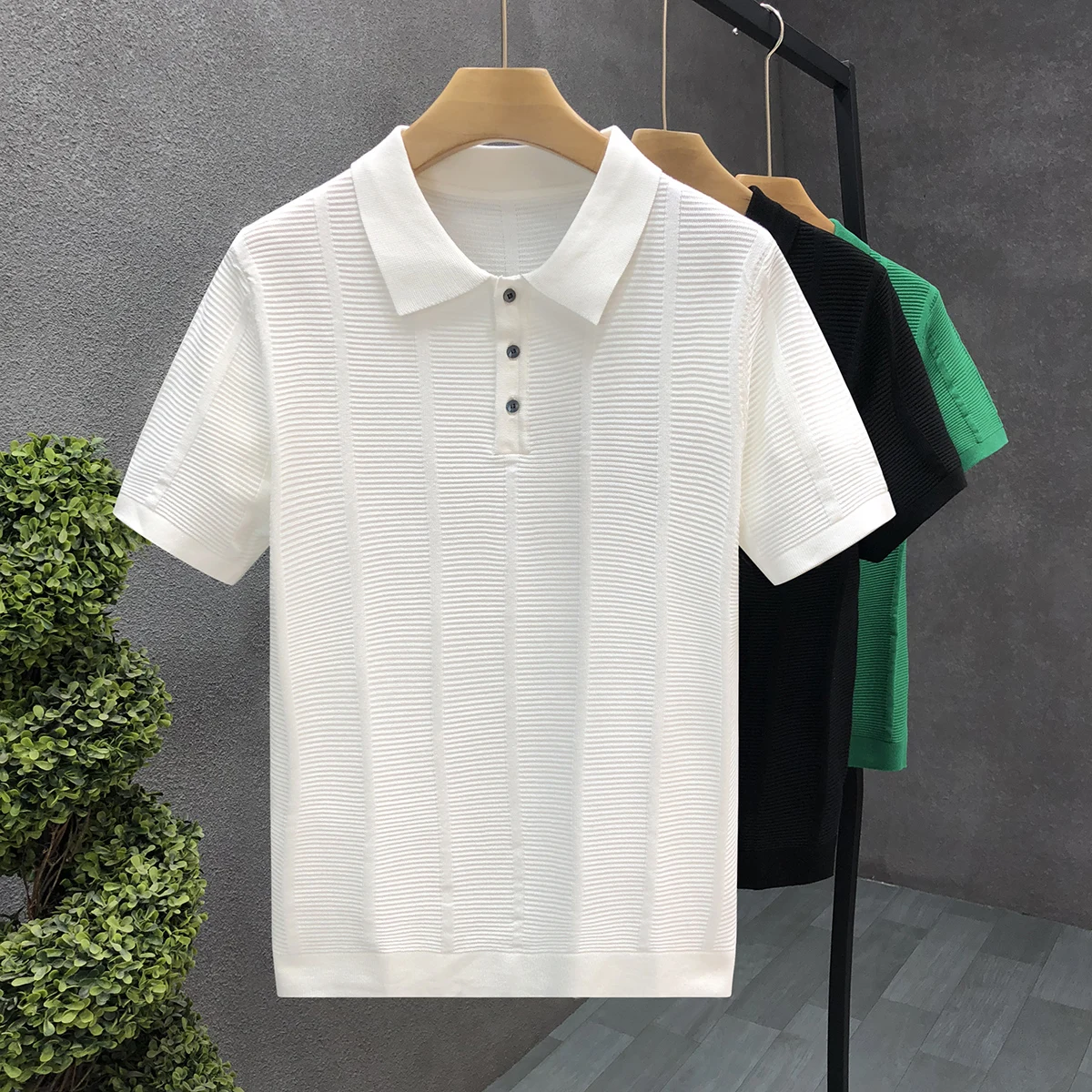 

2024 Summer Casual Slim Short Sleeve Polos Mens Shirt Fashion Knitted Polo Shirts Men Turn Down Collar Buttoned Tops Q10