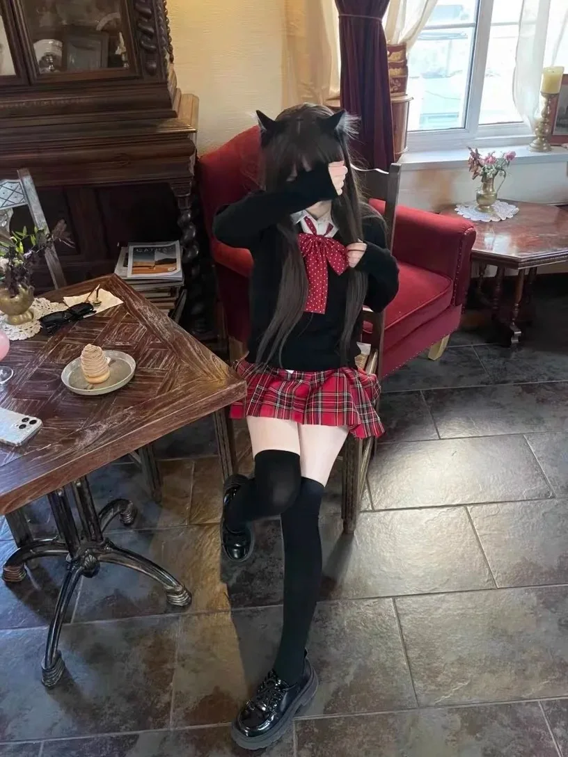 

Комплект женской одежды: юбка в клетку с высокой талией и топ в вишневом цвете, коллекция Spring Autumn, модель Original Small Pepper Skirt