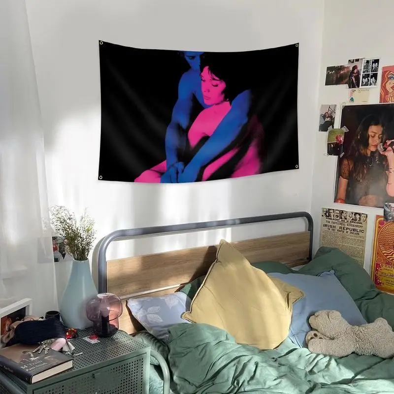 VIKAMA Neon Couple Art Tapestry, Retro Pop Wall Hanging, Aesthetic Wall Decor for Living Room Bedroom Bar Home Decoration
