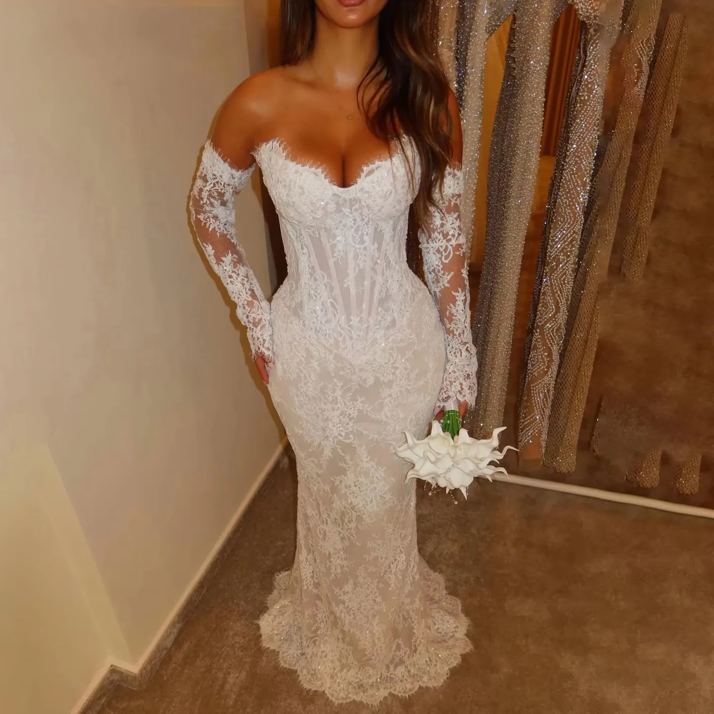 Sexy Lace Church Wedding Dress Off Shoulder Detachable Long Lace Sleeve Sheer Bone Corset Trian Mermaid Bridal Bridal Gowns