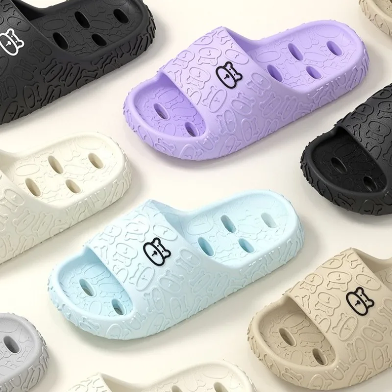 Summer Cartoon Bear Lightweight Soft Sole Home Slides Women's Slippers Non Slip Bathroom Beach man Shoes Outdoor Women's Sandals
