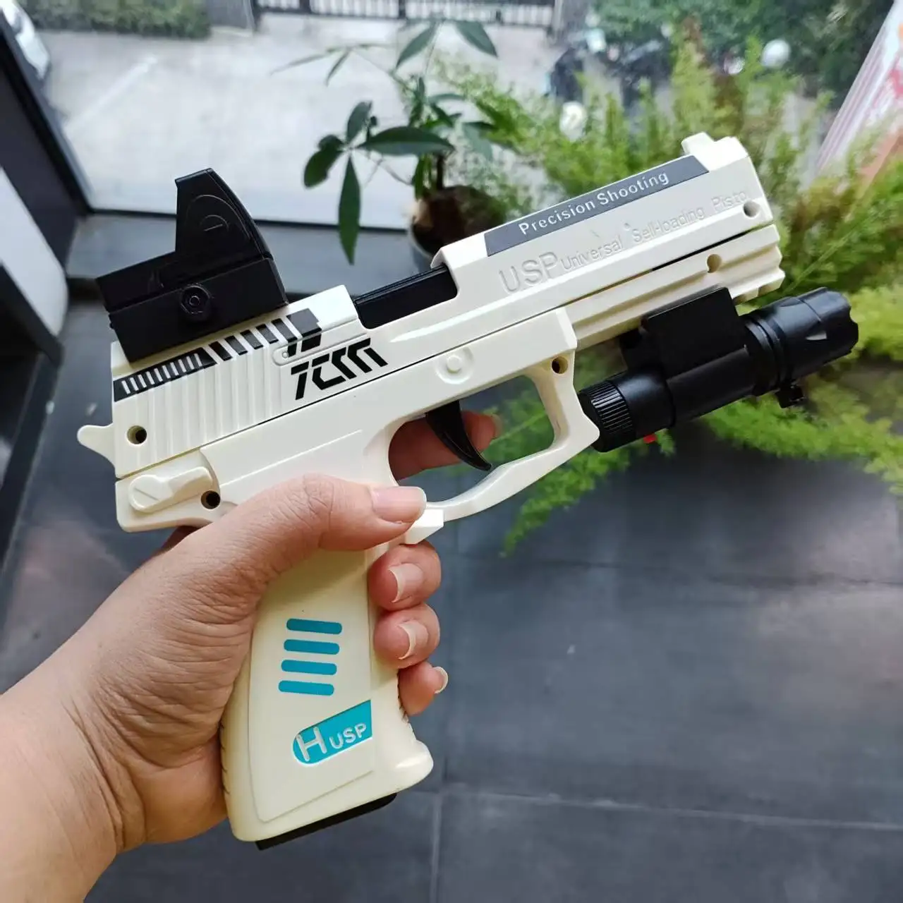 Pistola usp de disparo contínuo com concha de arremesso a laser, arma de brinquedo suspensa vazia, lançador de jogo ao ar livre, presente de natal para crianças meninos