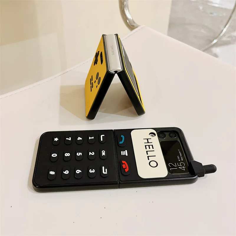 

Retro Game Console Yellow Black for Samsung Galaxy Z Flip 7 6 5 4 Protective Back Cover for ZFlip5 ZFlip6 ZFlip7 Case Shell