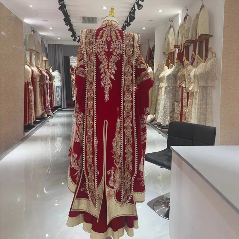 New Chinese-style toasting clothing with phoenix crowns and red wedding robes