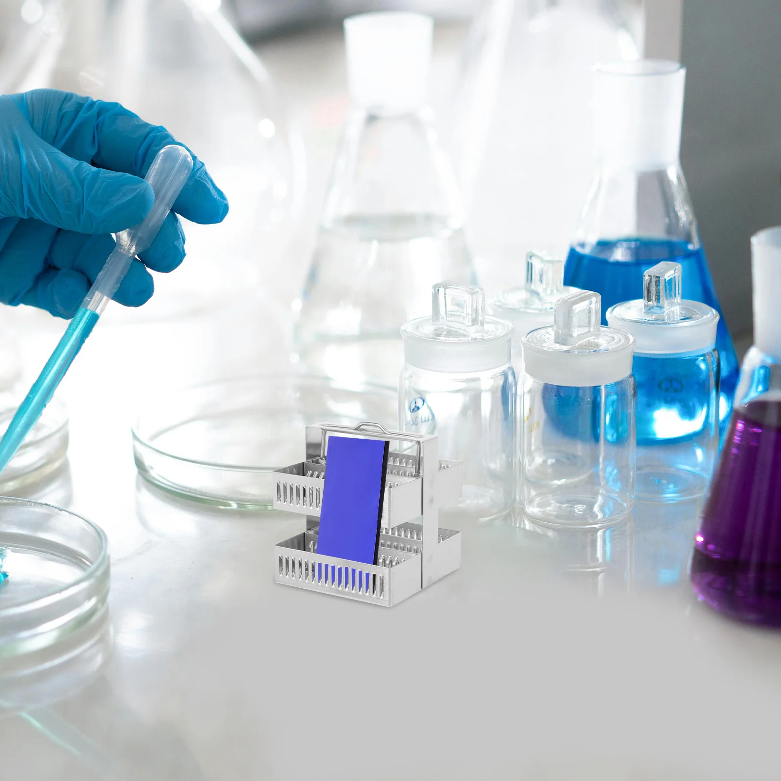 

Портативная стойка для окрашивания из нержавеющей стали. Компактный держатель предметных стекол для микроскопа для лабораторных эффективных и организованных работ.