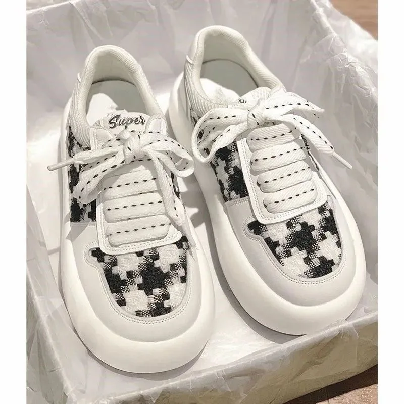 

2023 Fall New Canvas Women Retro Flower Casual Sports Platform Thick Bottom Comfortable Low-Top Couple Vulcanized Sole Flats