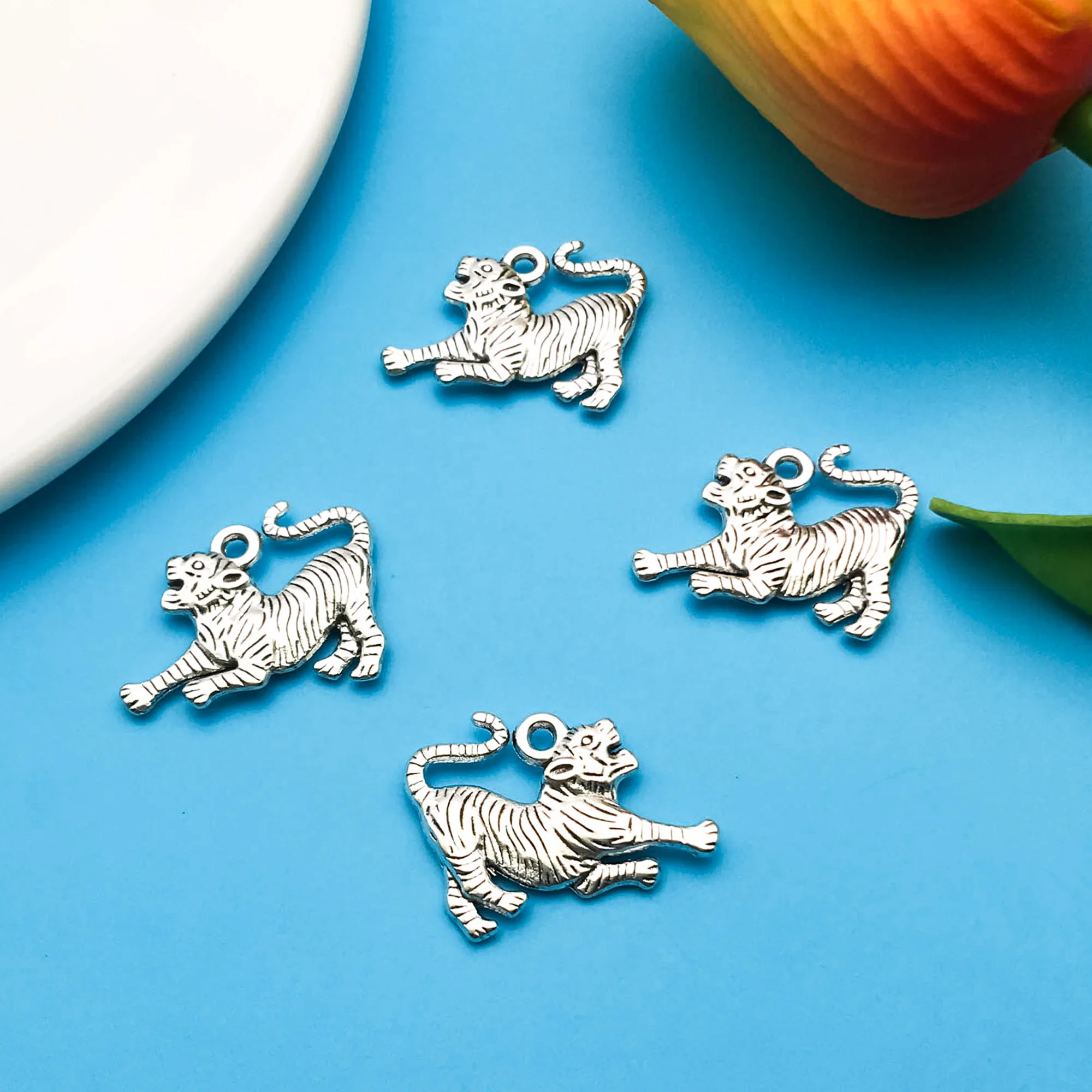 10/20pcs Antique Silvery Tiger Charms Alloy Animal Pendants For DIY Jewelry Making Findings Crafting Accessory