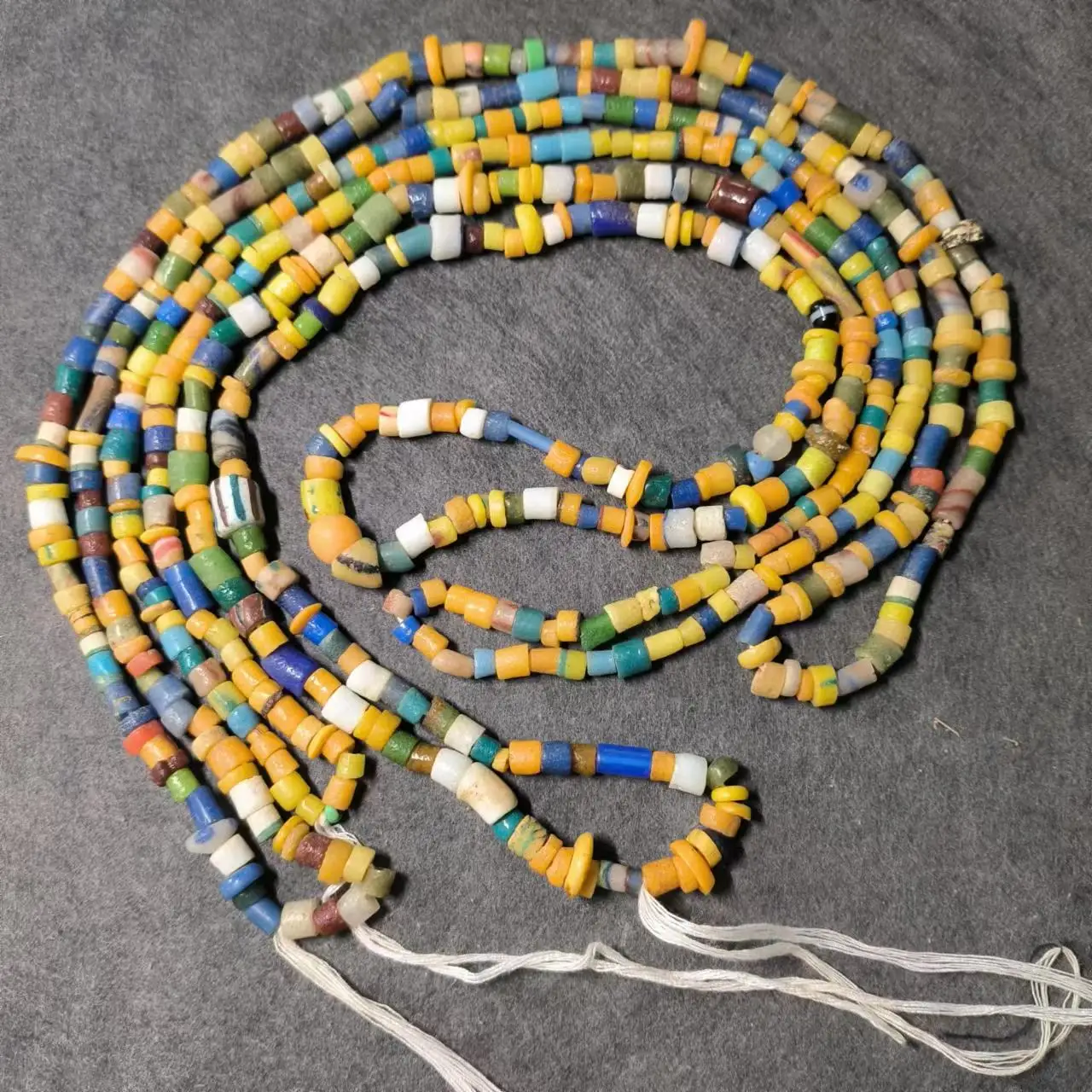 

1pcs/lot Natural African Old Glass Bead String Thousands of years of traditional handmade spring and summer colors folk-custom