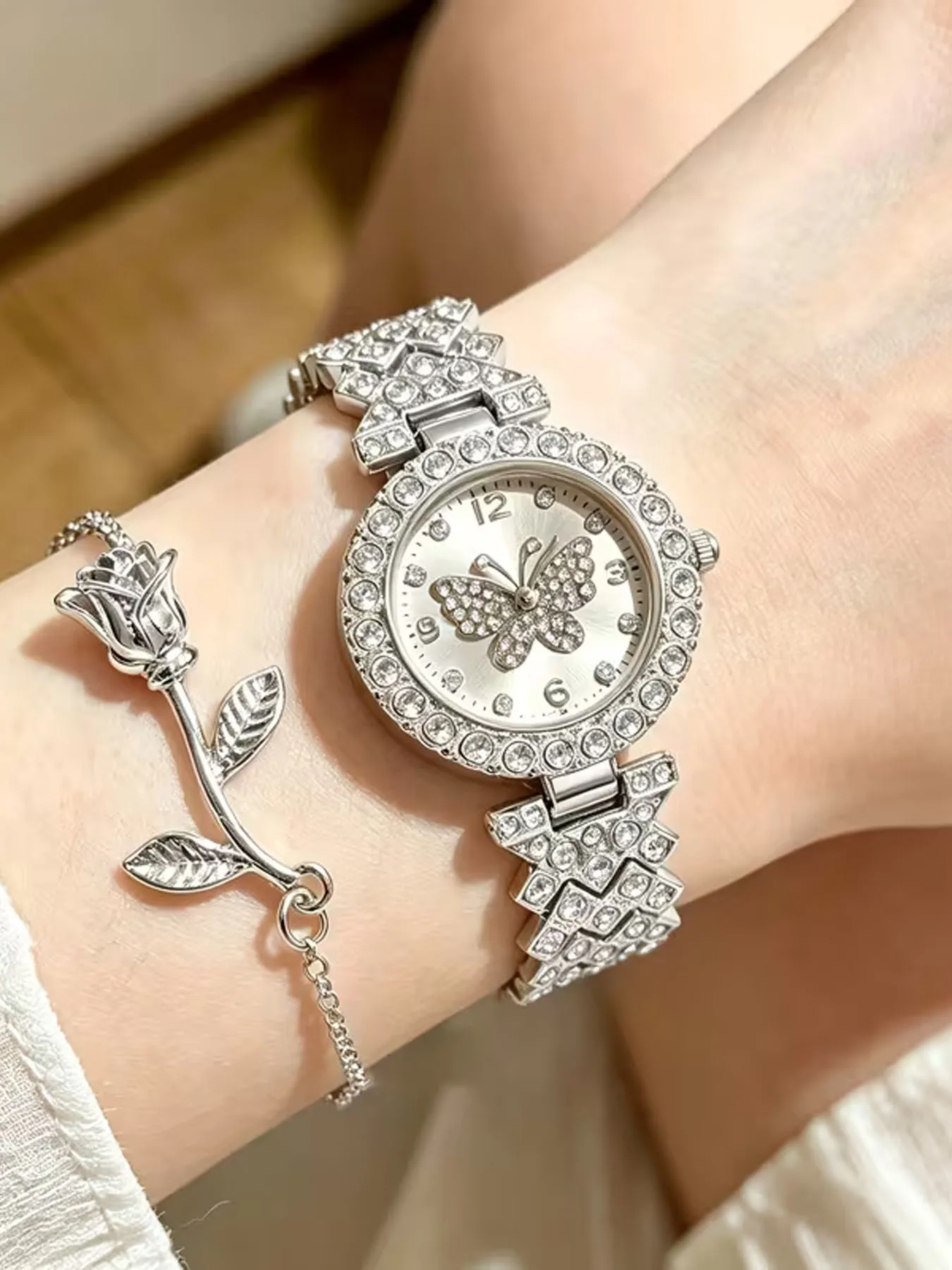 Fashion Roman numeral diamond-embellished ladies' quartz watch bracelet women's wristwatch